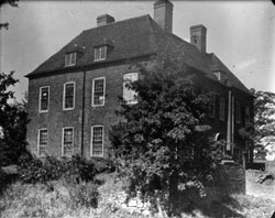 Black and white photo of Kingshurst Hall