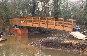 Installation of new bridge at Ravenshaw, March 1987