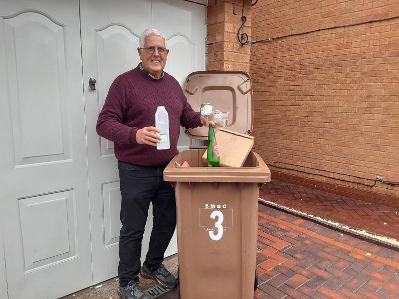 Cllr Ken Hawkins shows how you don't need separate your recycling