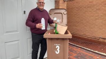 Cllr Ken Hawkins shows how you don't need separate your recycling