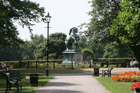 Malvern-park Brueton park horse statue