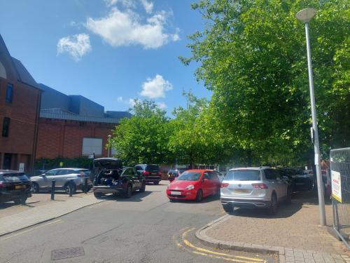 Cars obstructing Manor Square turning circle outside Touchwood shopping centre