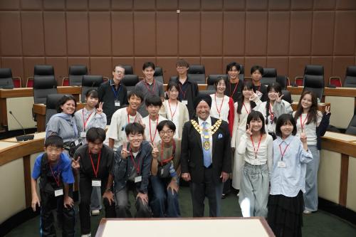 The Mayor of Solihull with Japanese students from CHE Intercultural exchange