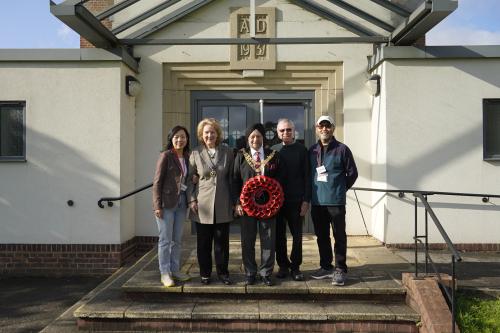 Left to right: Theresa Chow (representative from community group ‘Shall We Talk’), President of the Royal British Legion Elaine Butler, Mayor of Solihull Cllr Sardul Marwa MBE JP, Derek Giles (Solihull Methodist Church representative), and Edmond Ho (rep from Shall We Talk)